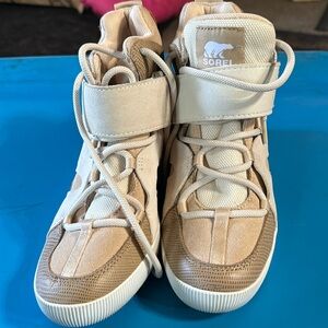 SOREL sneaker wedge worn once
